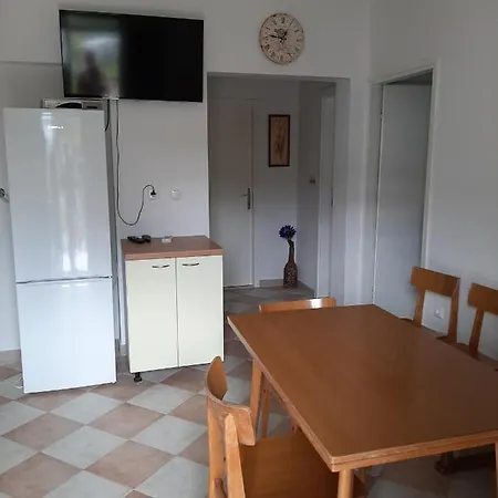 Apartment Hajdi *