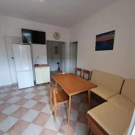 Apartment Hajdi *