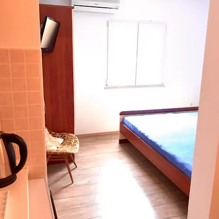 Apartment Hajdi *