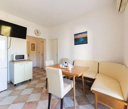 Apartment Hajdi *